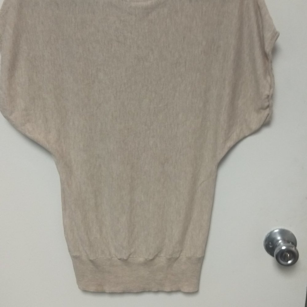 Top - Picture 3 of 4